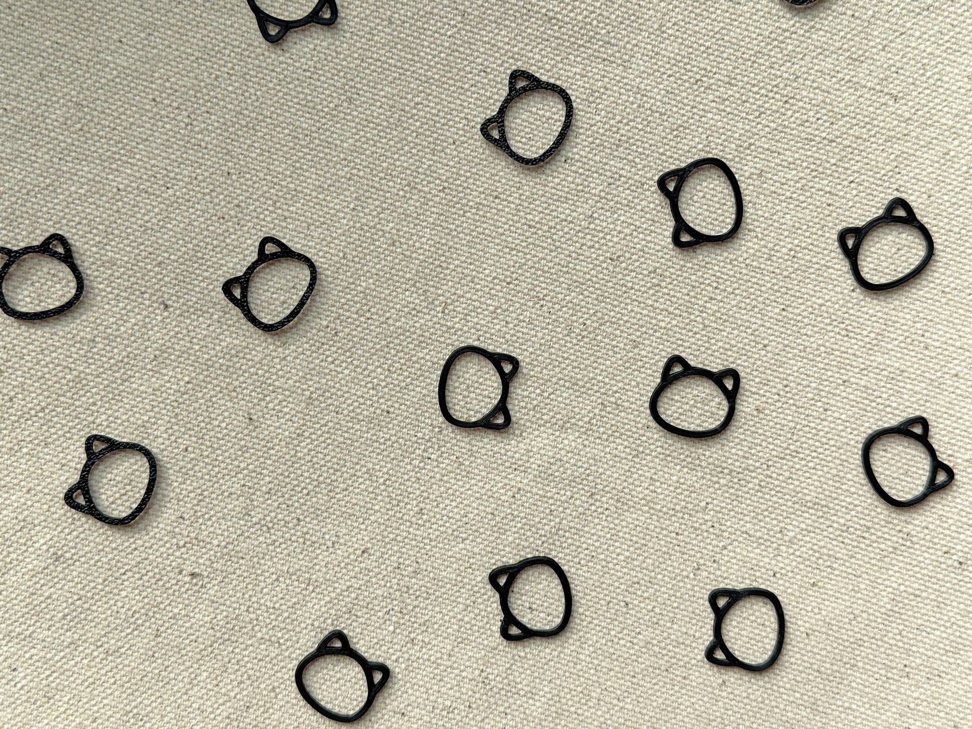 Cat Stitch Markers – 20 pcs with Box Black