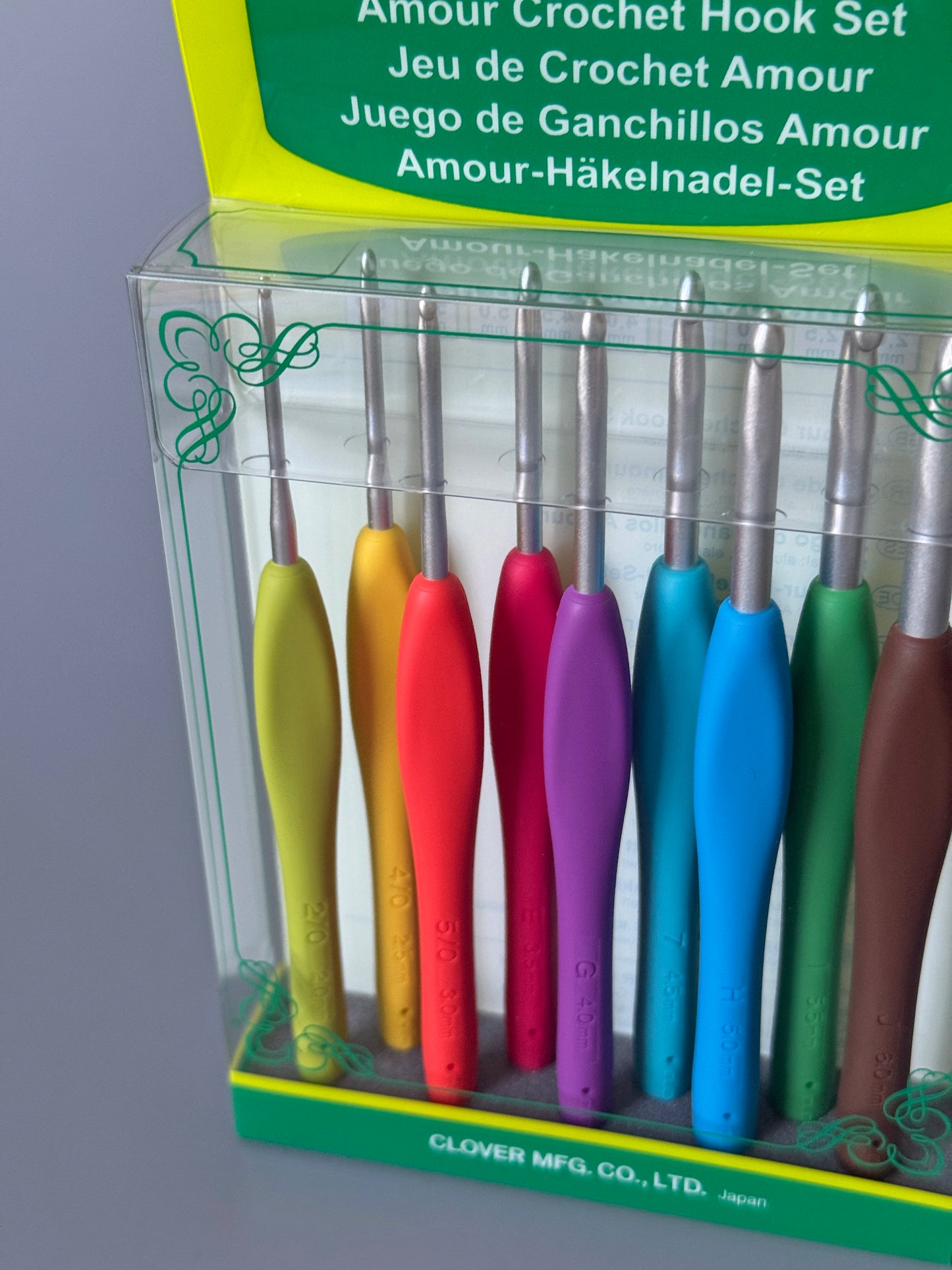 Clover Amour Crochet Hook Set (2–6 mm)