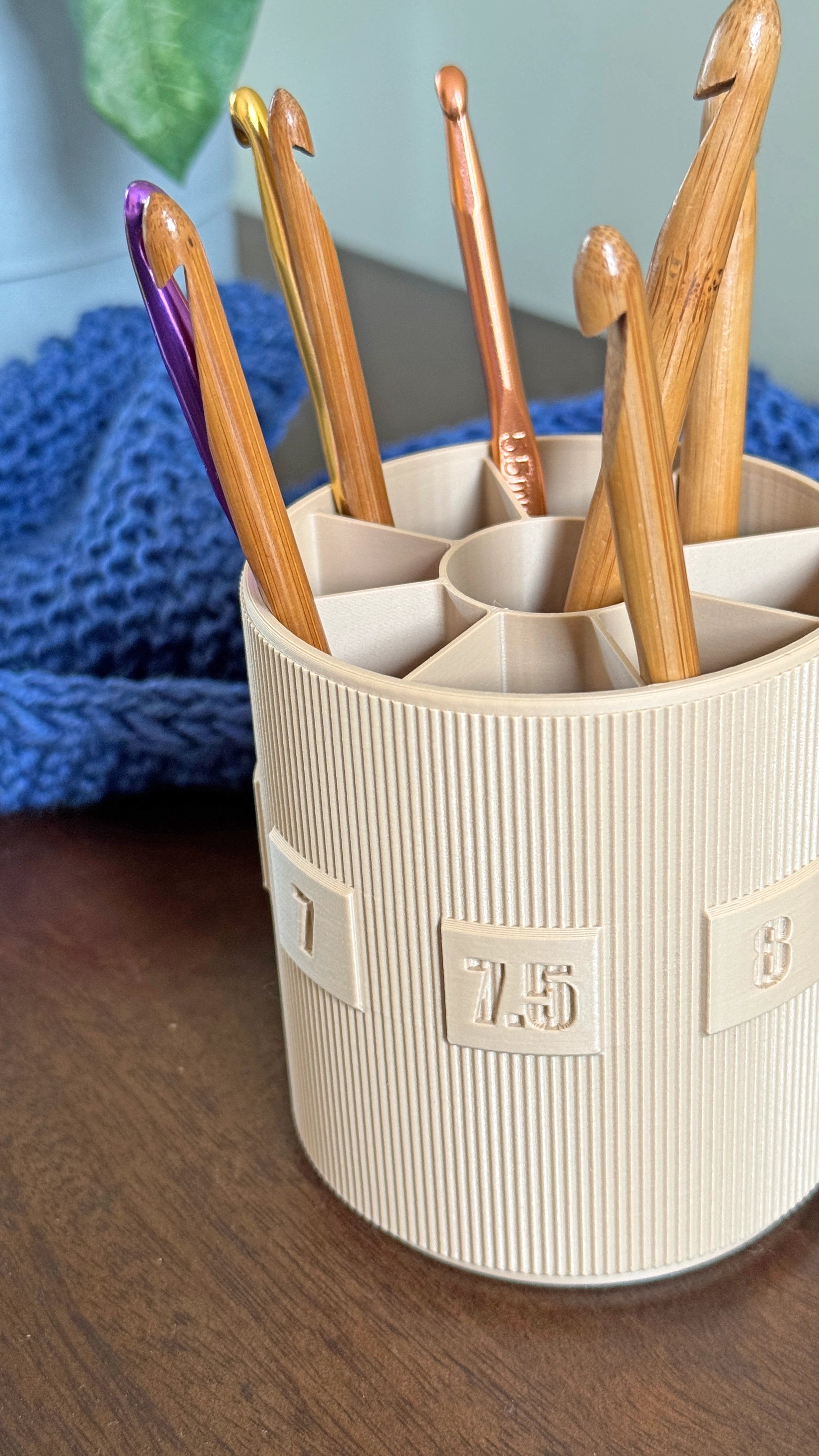 Crochet & Knitting Organizer – DPN Needle Holder with Rotating Base