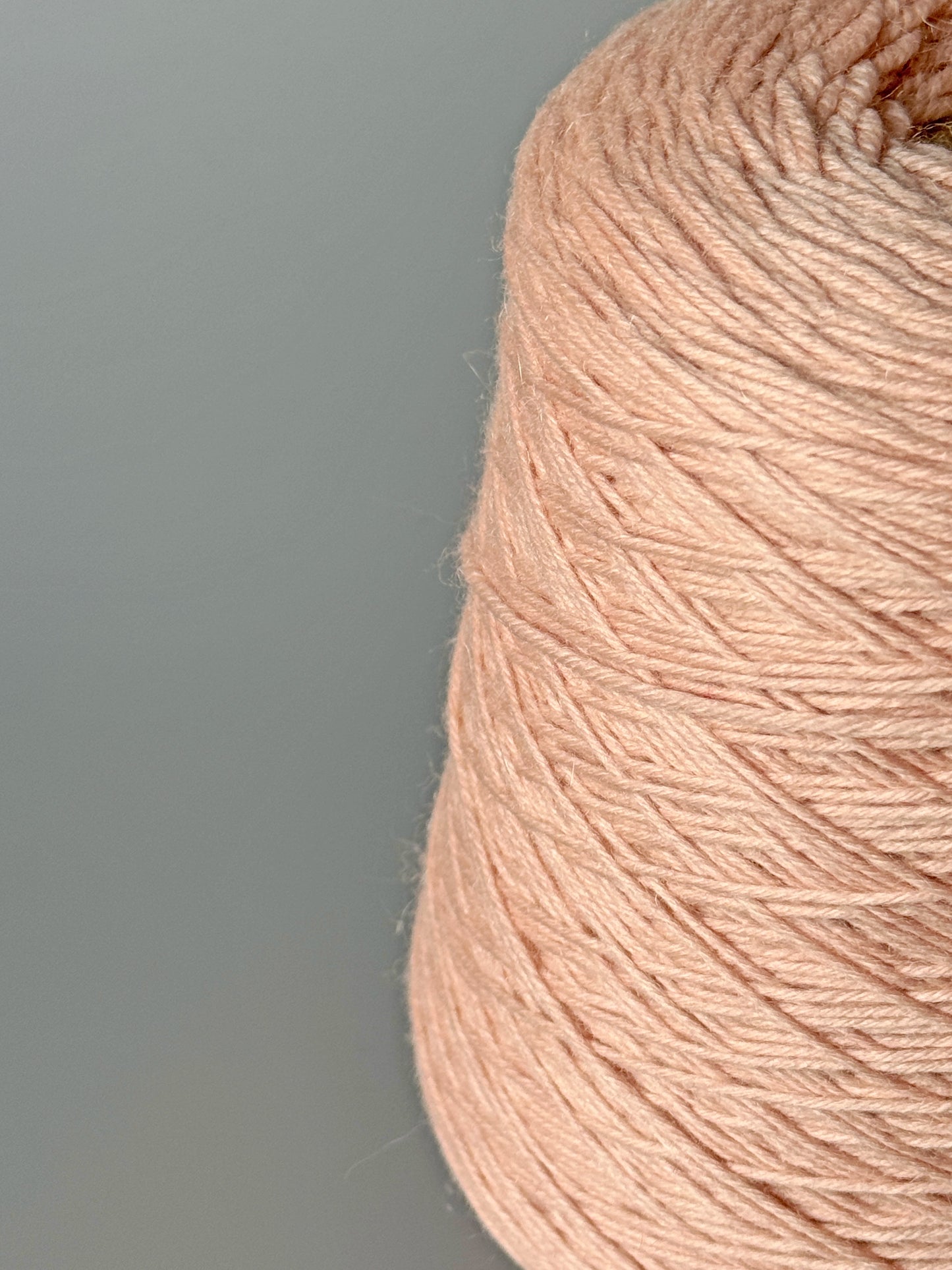 Queenotto Wool & Cashmere Yarn | Soft Coral