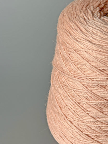 Queenotto Wool & Cashmere Yarn | Soft Coral