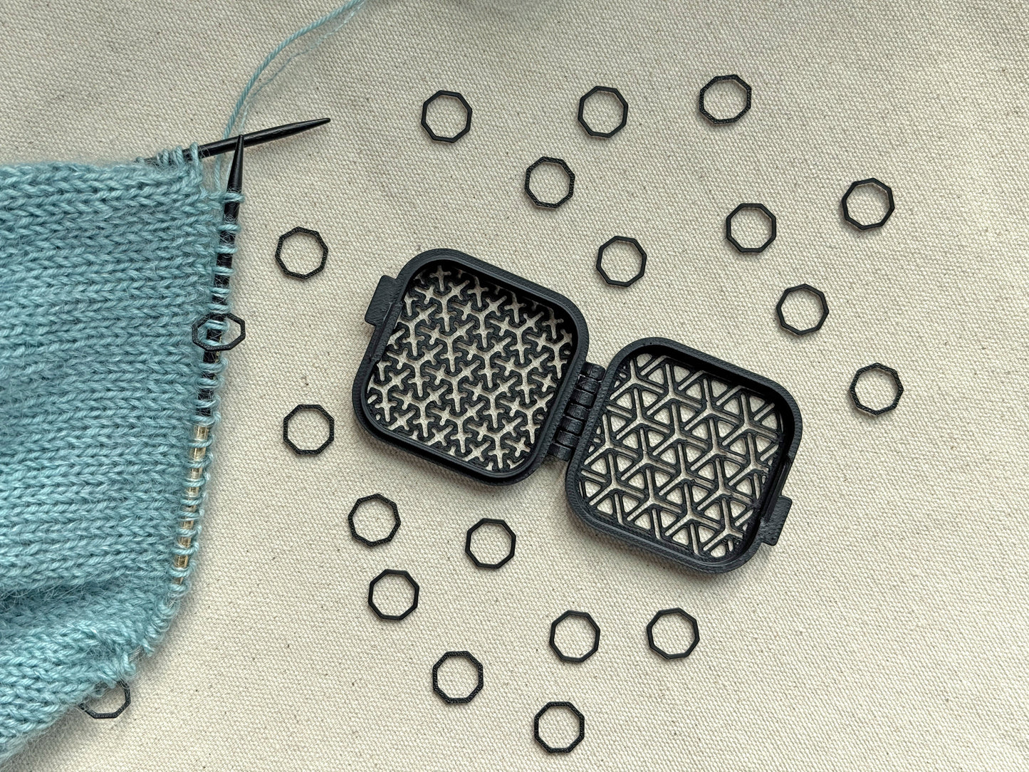 Rhombus Stitch Markers Set – 20 pcs with Box Black