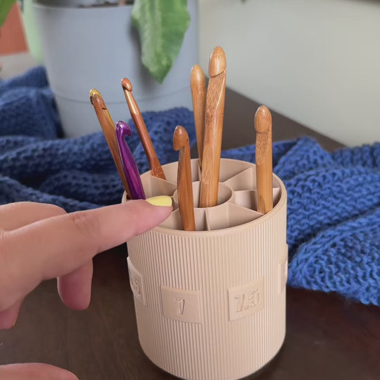 Crochet & Knitting Organizer – DPN Needle Holder with Rotating Base